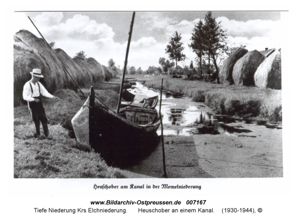 Tiefe Niederung, Heuschober an einem Kanal