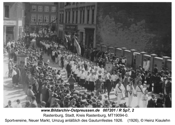 Rastenburg, Sportvereine, Neuer Markt, Umzug anläßlich des Gauturnfestes 1926