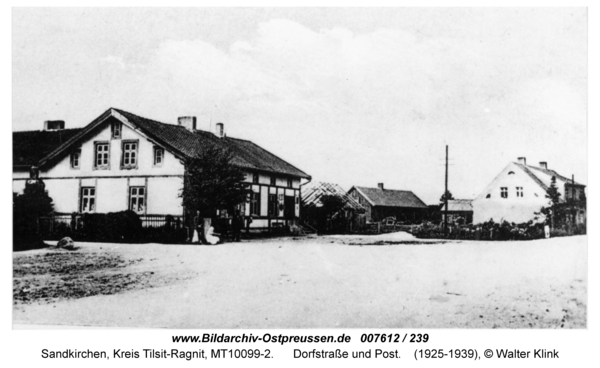 Sandkirchen, Dorfstraße und Post