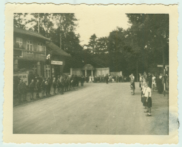 Neukirch 274, Ehrenmal und Gasthaus Buddrus