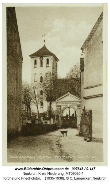 Neukirch, Kirche und Friedhofstor