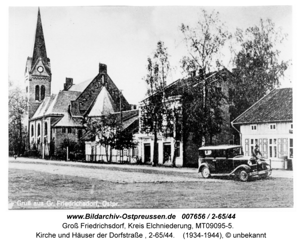 Groß Friedrichsdorf, Kirche und Häuser der Dorfstraße, 2-65/44