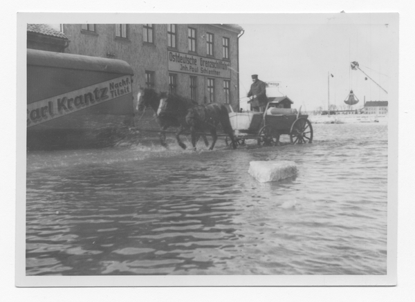 Tilsit, Memelstraße 5, Hochwasser 1942 vor der Schiffer-Transport-Genossenschaft