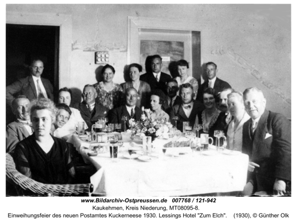 Einweihungsfeier des neuen Postamtes Kuckerneese 1930. Lessings Hotel "Zum Elch"