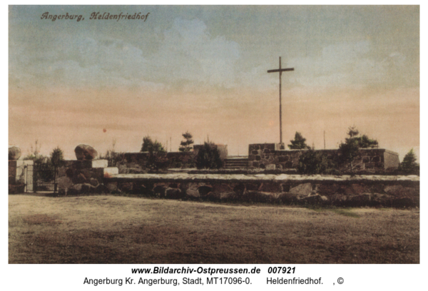 Angerburg, Heldenfriedhof