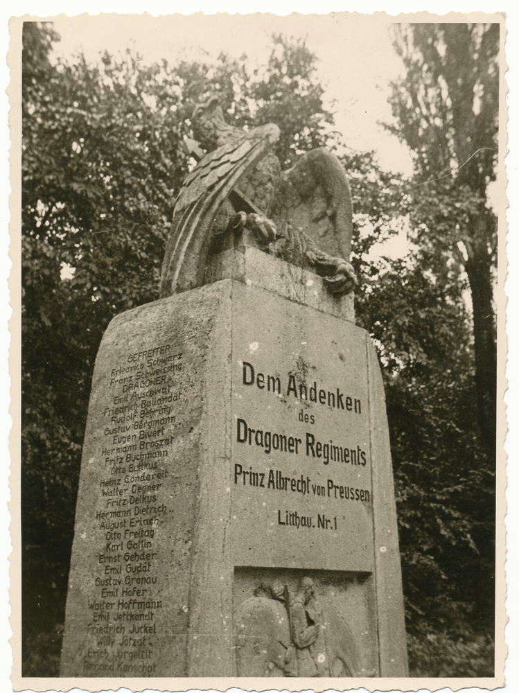 Tilsit, Thesingplatz, Denkmal des Dragoner-Regiments Prinz Albrecht v. Preußen Nr. 1