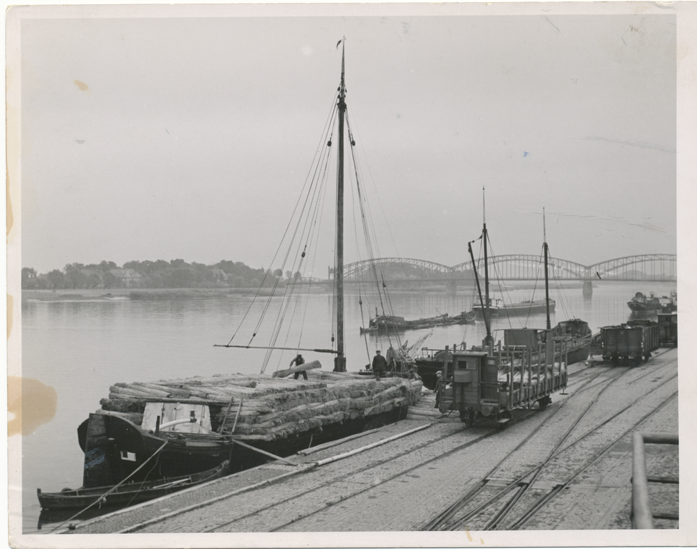 Tilsit, Memelhafen mit Luisen-Brücke