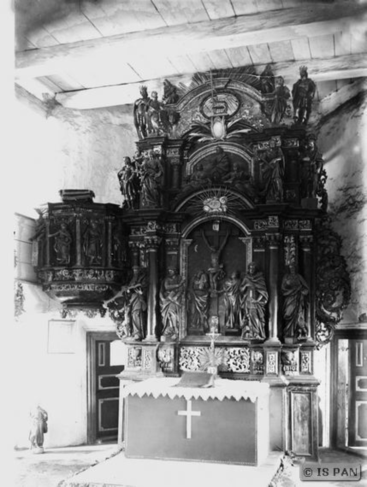 Fürstenwalde, Kr. Ortelsburg, Ev. Kirche - Altar und Kanzel