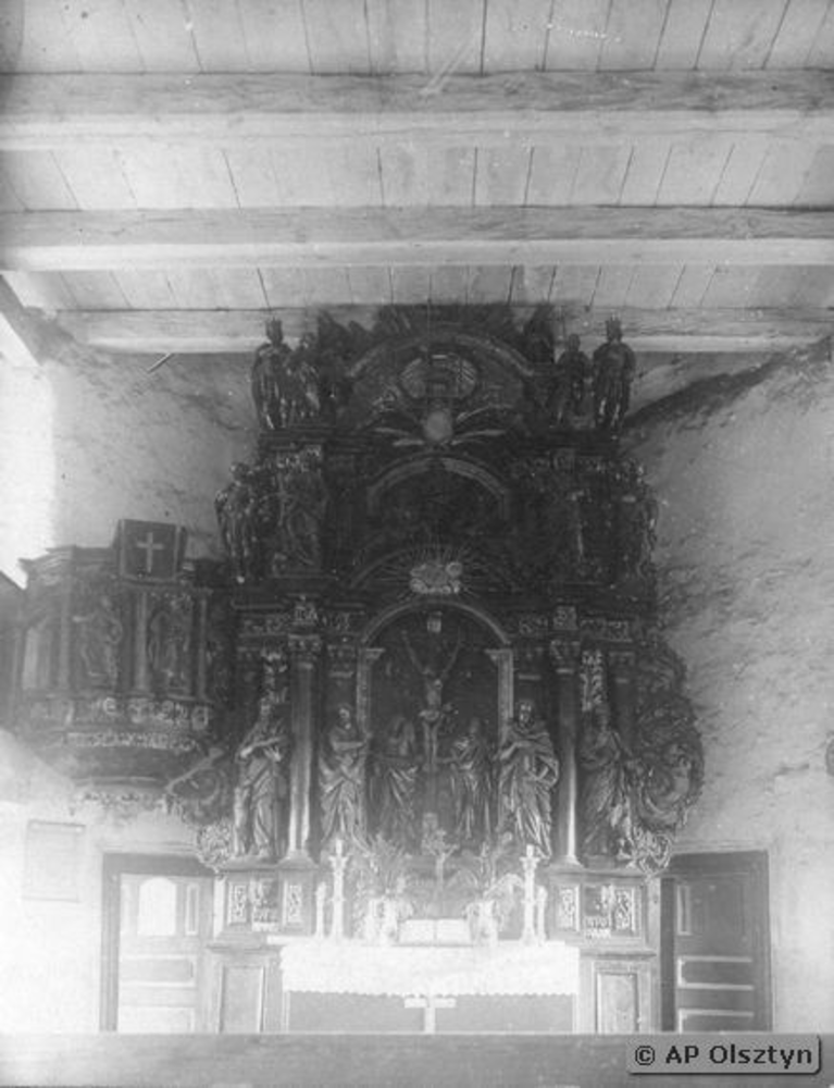 Fürstenwalde, Kr. Ortelsburg, Ev. Kirche - Altar und Kanzel