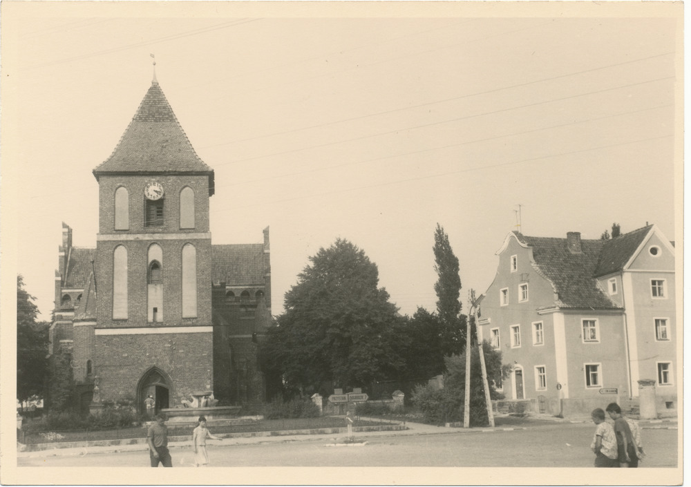 Tolkemit (Tolkmicko), Markt mit Kirche