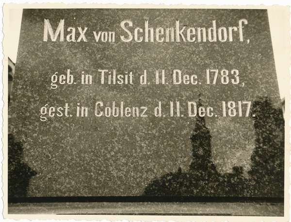 Tilsit, Schenkendorfplatz, Schenkendorf-Denkmal Vorderseite