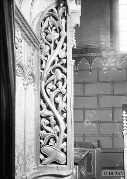 Frauenburg, Dom - Gestühl am 3. nordöstlichen Pfeiler - Detail - Oberer Teil