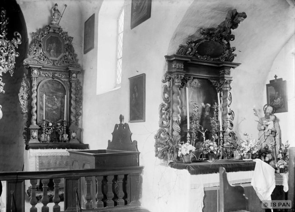 Frauenburg,  Hospitalskapelle - Zwei Seitenaltäre an der Ostwand - Rechts vom Hochaltar und im südlichen Anbau