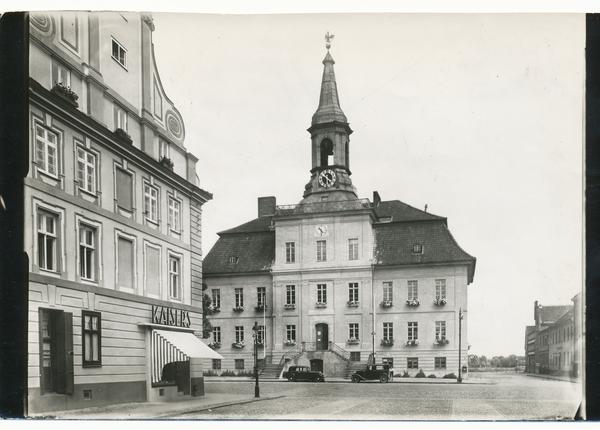 Tilsit, Blaurocksches Haus und Rathaus