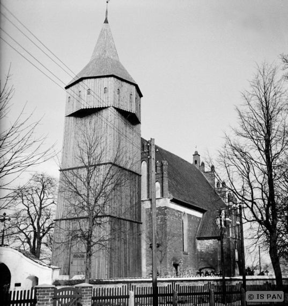 Freudenberg Kr. Rößel, Kirche - Vorderseite mit dem hölzernen Westturm