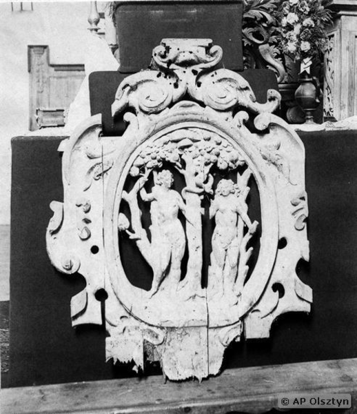 Friedenberg, Ev. Kirche - Kartusche mit Relief des Sündenfalls