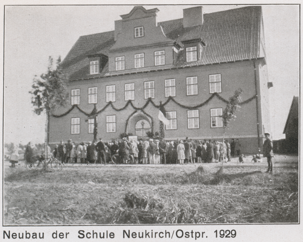 Neukirch, Ort, Schulneubau