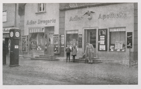 Groß Skaisgirren Kr. Elchniederung, Adlerapotheke Erich Kossak