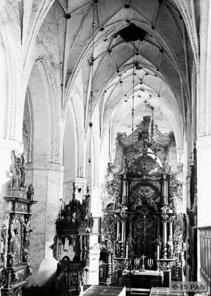 Friedland,Ev. Kirche - Hauptschiff: Blick zum Altar