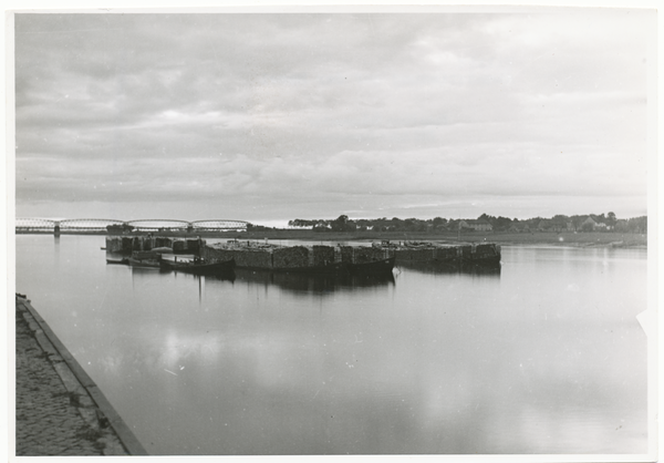 Tilsit, Stadt, Boydaks (Lastkähne) auf der Memel