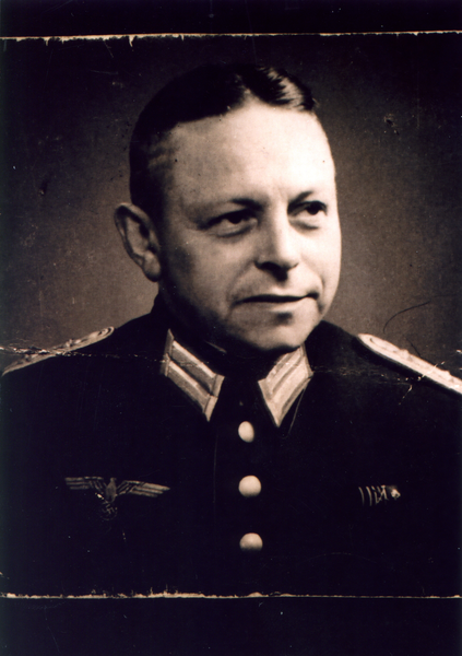 Weißenstein, Dorfschullehrer Willi Fiedler als Reserveoffizier