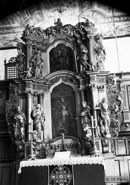 Klein Dexen, Ev. Kirche - Altar