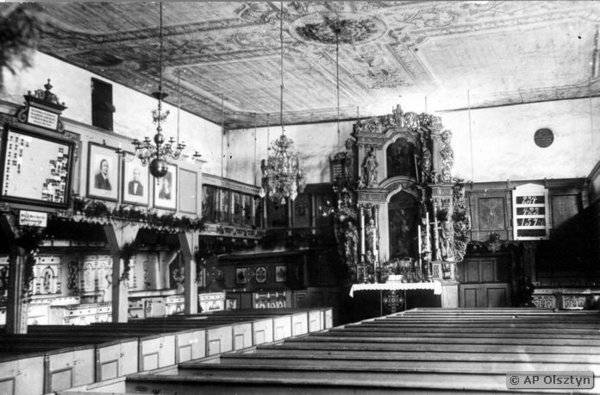 Klein Dexen, Ev. Kirche - Blick zum Altar