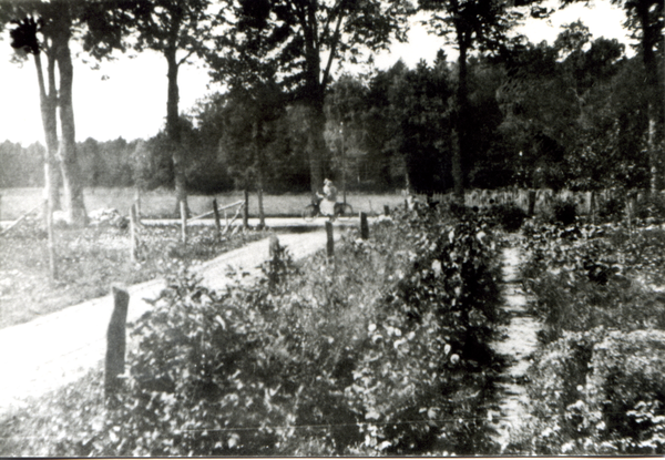 Weißenstein, Hofeinfahrt zum Siedlerhof Familie Glinka