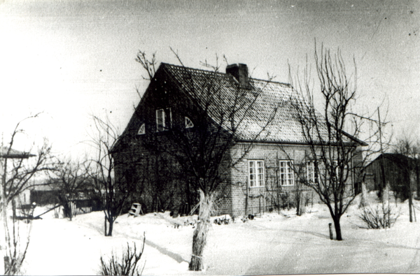 Weißenstein, Vollerwerbssiedlerhaus von Familie Krömer im Winter