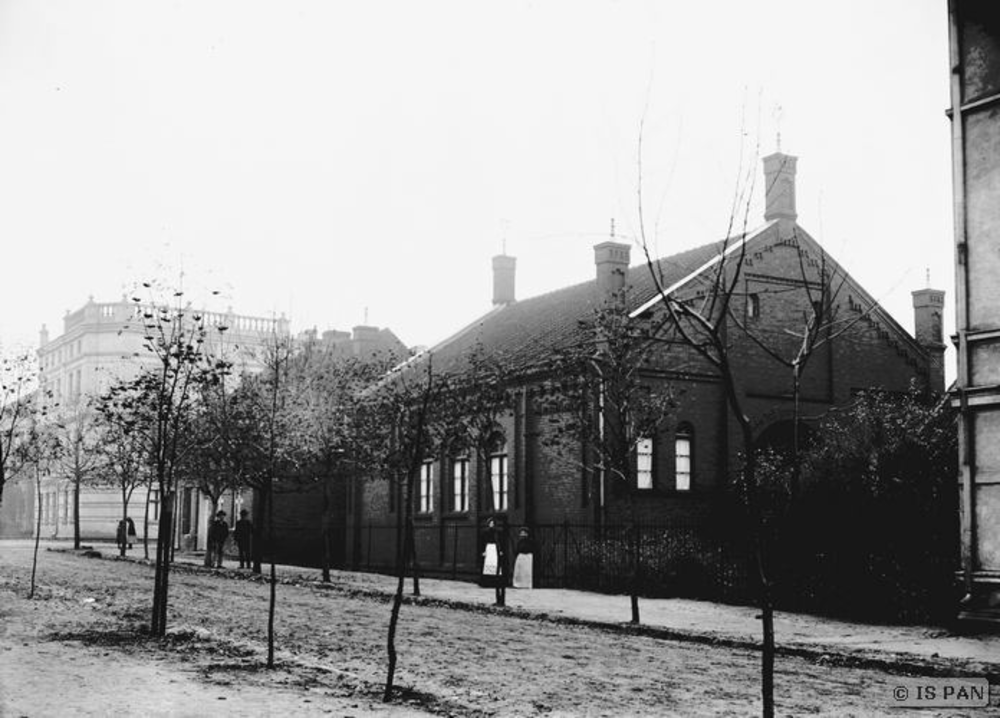 Lötzen, Straßenansicht mit der Synagoge