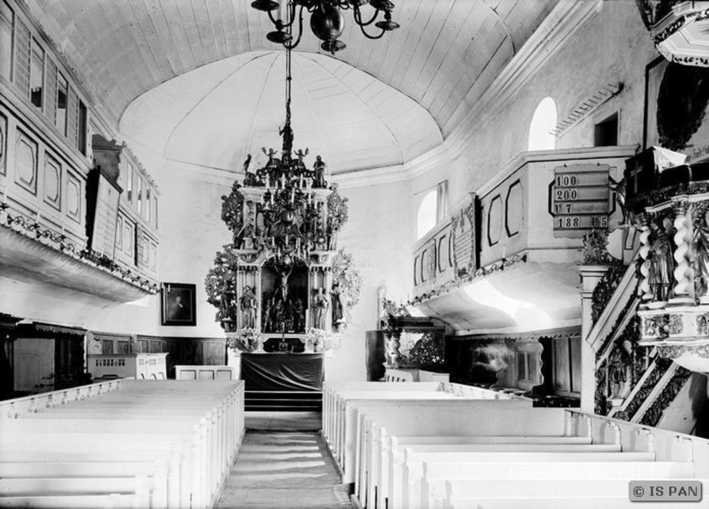 Löwenhagen, Ev. Kirche - Blick zum Altar