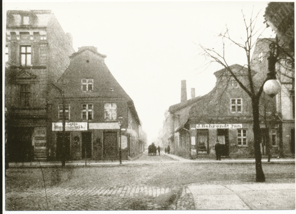 Tilsit, Hohe Str. Ecke Wasserstr., alte Giebelhäuser, Blick in Richtung Teichbrücke