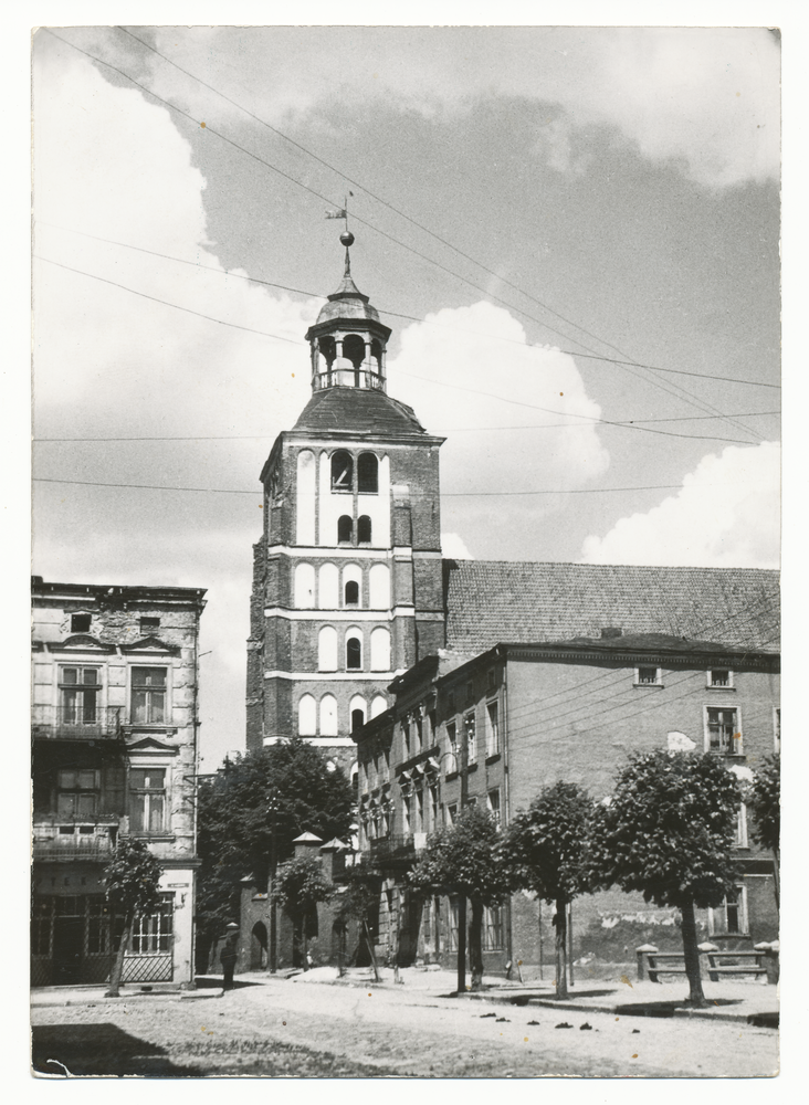 Wartenburg Kr. Allenstein, Stadt (Barczewo), Markt mit kath. Pfarrkirche