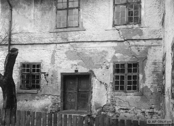 Gilgenburg, Ehemalige Burg des Deutschen Ordens - Risse in der Südmauer des Nordflügels