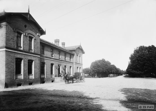 Lötzen, Bahnhof - Ansicht von der Stadtseite