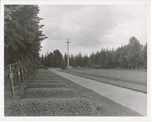 Waplitz Kr. Osterode, Heldenfriedhof