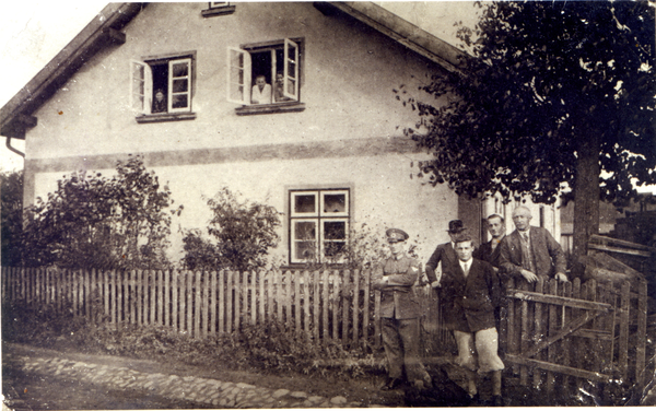 Fuchsberg Kr. Samland, Gem. Fuchsberg, Haus und Familie Kucklick