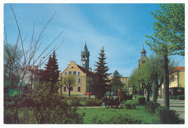 Wartenburg Kr. Allenstein, Stadt (Barczewo), Marktplatz mit Rathaus und Kirche