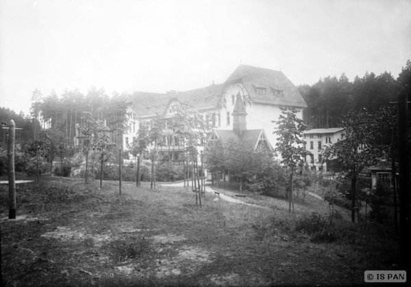 Grieslienen, Kurhaus im Wald