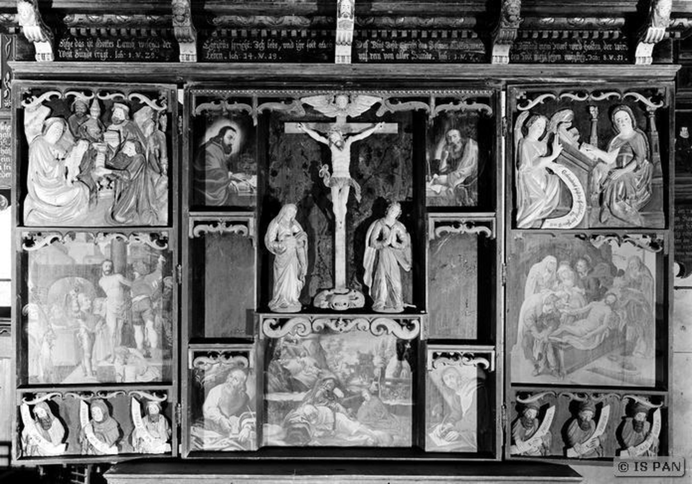 Groß Schwansfeld, Ev. Kirche - Altar: Schreinkasten mit den geöffneten Flügeln