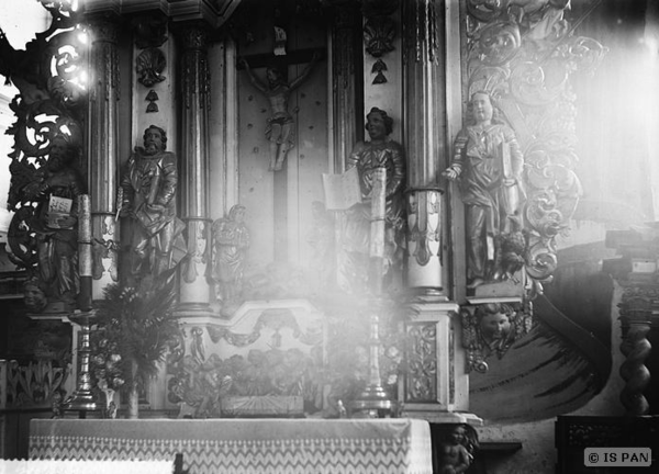 Groß Engelau, Ev. Kirche - Altar: Predella und Hauptgeschoss