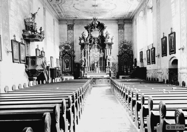 Sturmhübel, Kath. Kirche - Blick zum Altar