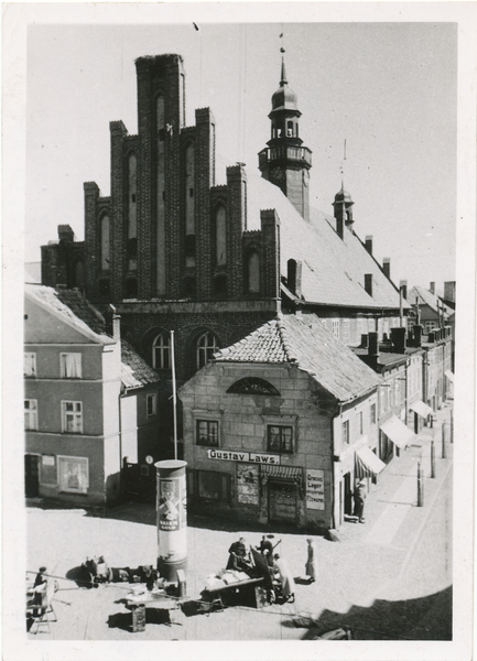 Wormditt, Rathaus mit Storchennest