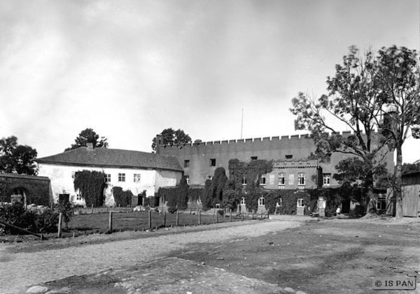 Schaaken, Ehemalige Burg des Bischofs von Samland - Hofansicht des Wohnflügels