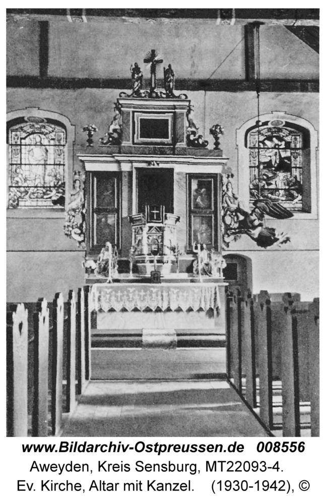 Aweyden, Ev. Kirche, Altar mit Kanzel