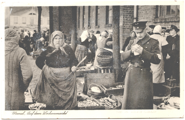 Memel, Fischmarkt, Marktgeschehen auf dem Wochenmarkt