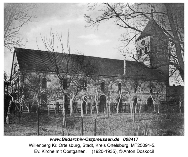 Willenberg, Ev. Kirche mit Obstgarten