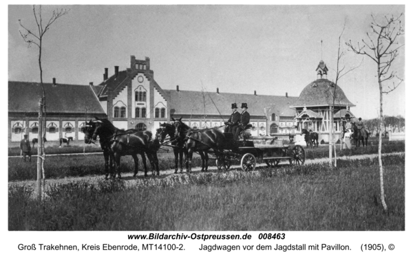 Groß Trakehnen, Jagdwagen vor dem Jagdstall mit Pavillon