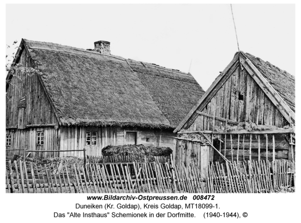 Duneiken, Das "Alte Insthaus" Schemionek in der Dorfmitte