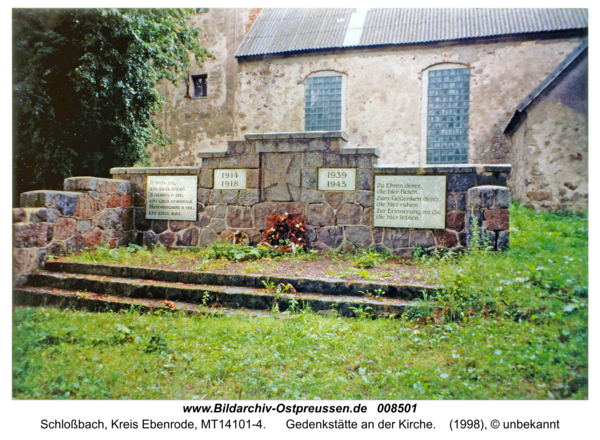 Schloßbach (Невское), Gedenkstätte an der Kirche